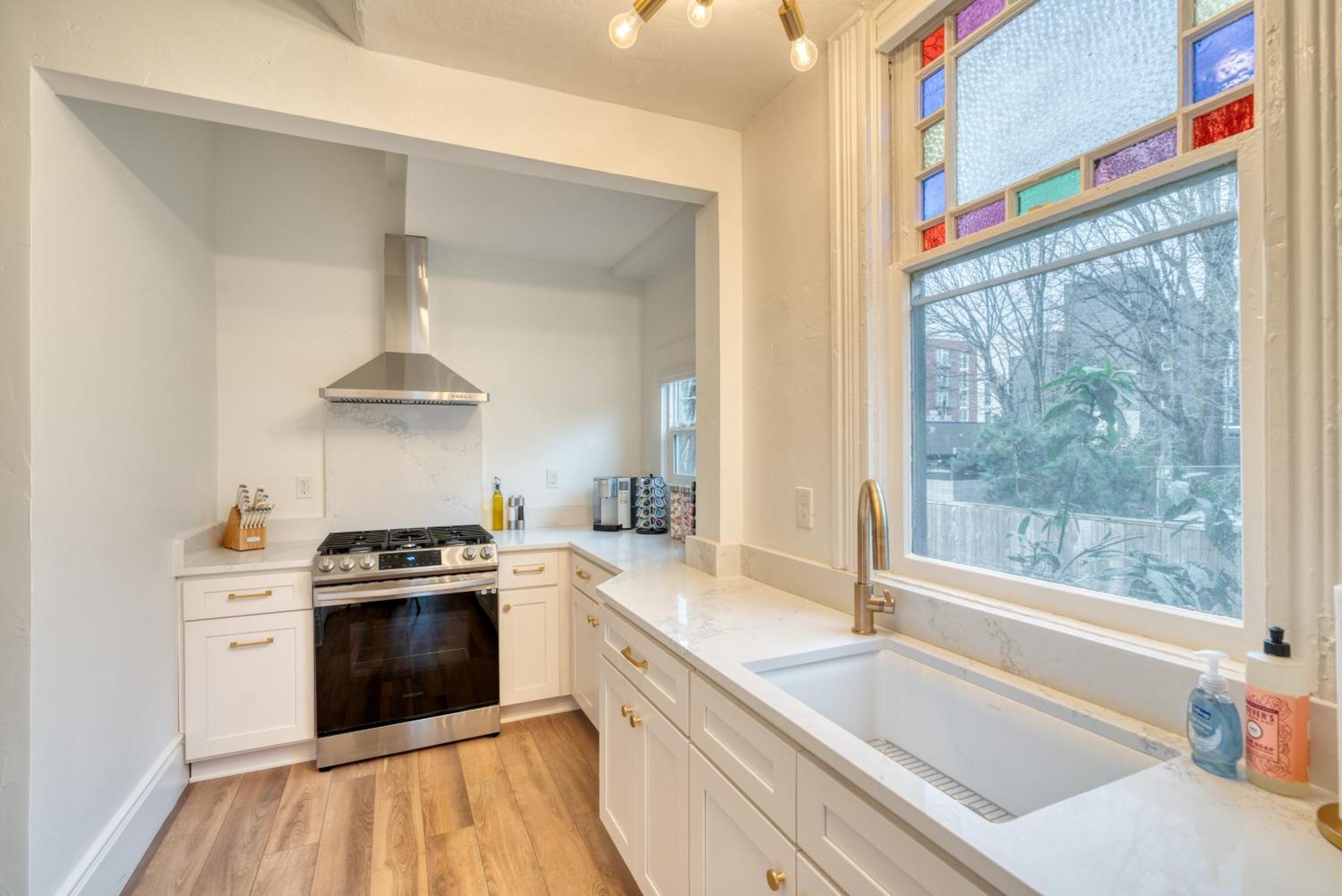 Collection - Historic Queen Anne Vernacular - 95 Walkscore Portland