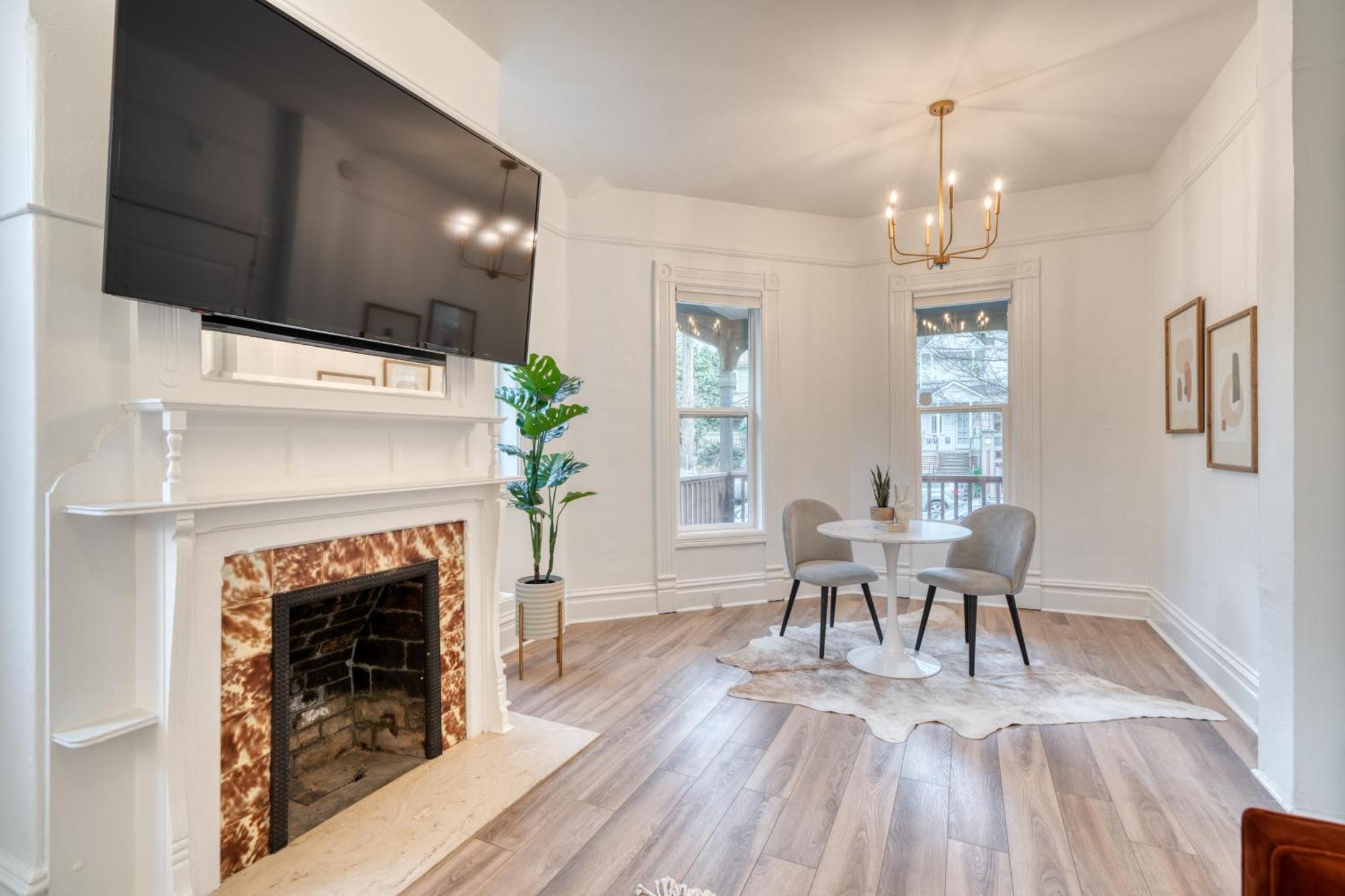 Holiday home Collection - Historic Queen Anne Vernacular - 95 Walkscore *