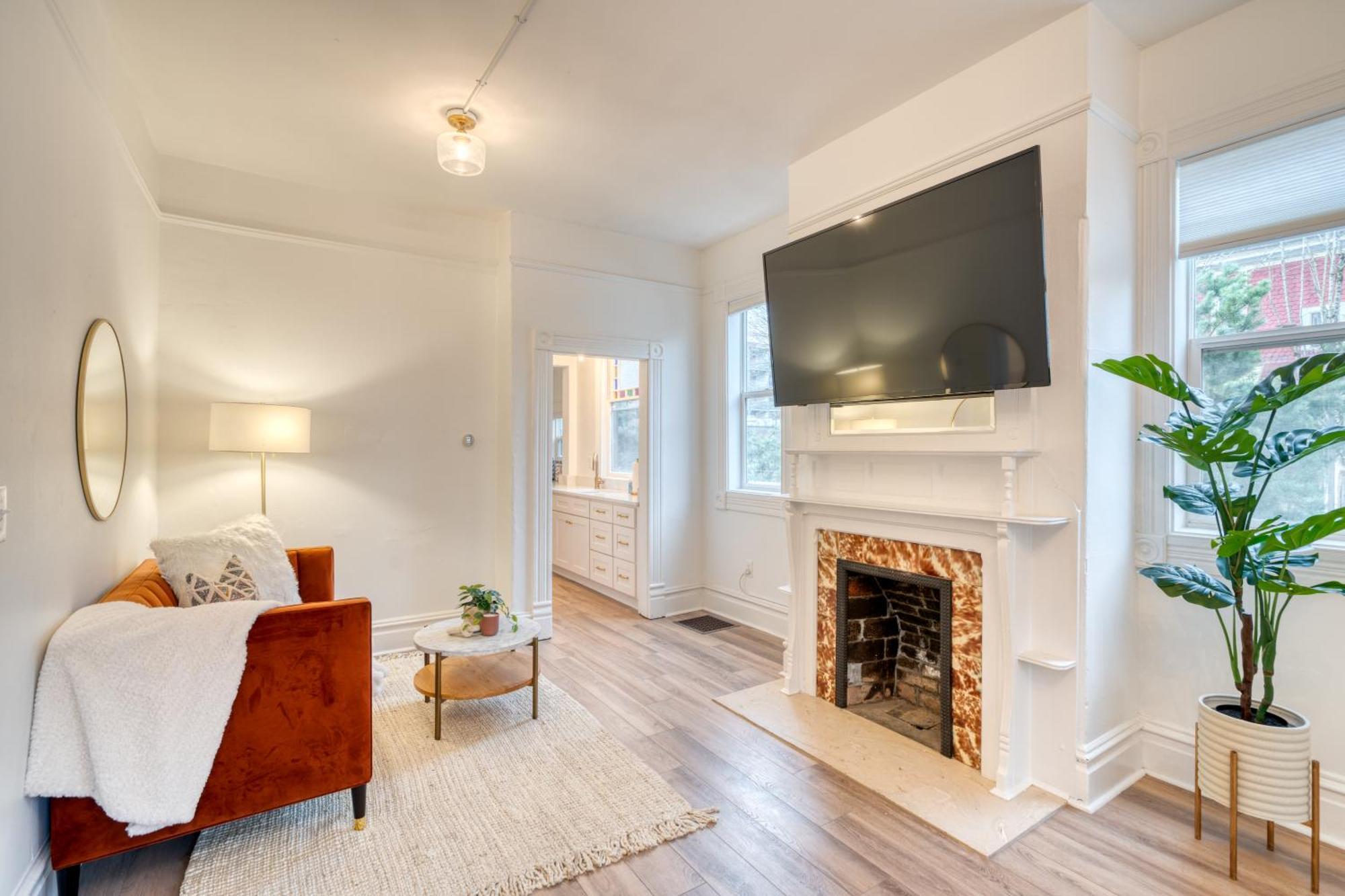 Collection - Historic Queen Anne Vernacular - 95 Walkscore *